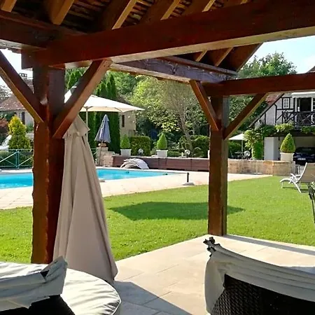 Moulin Du Soustre Bed and breakfast