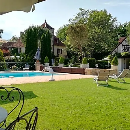 Moulin Du Soustre Bed & Breakfast 4*