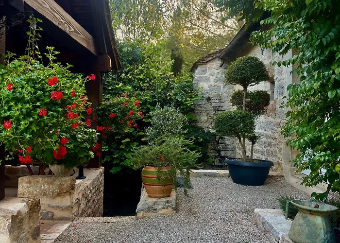 Moulin Du Soustre Bed & Breakfast 4*